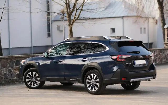 SUBARU Outback 