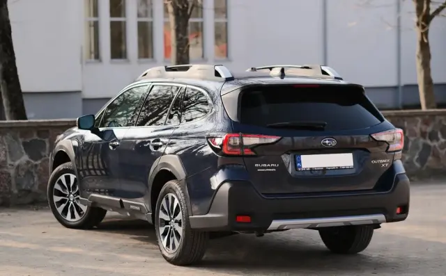 SUBARU Outback 