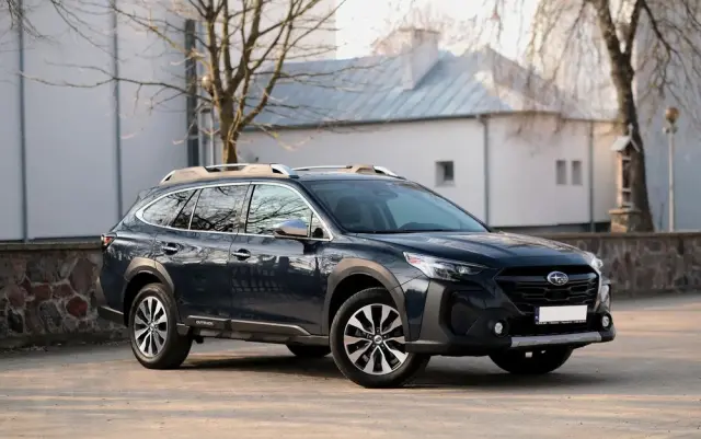 SUBARU Outback 