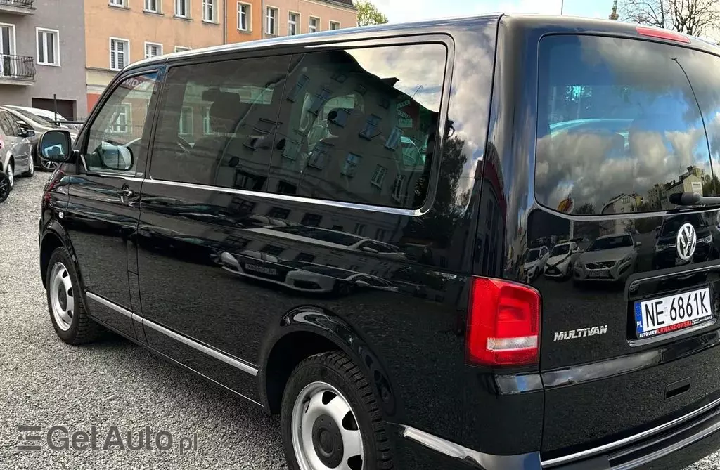 VOLKSWAGEN Multivan 