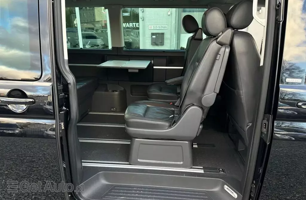VOLKSWAGEN Multivan 