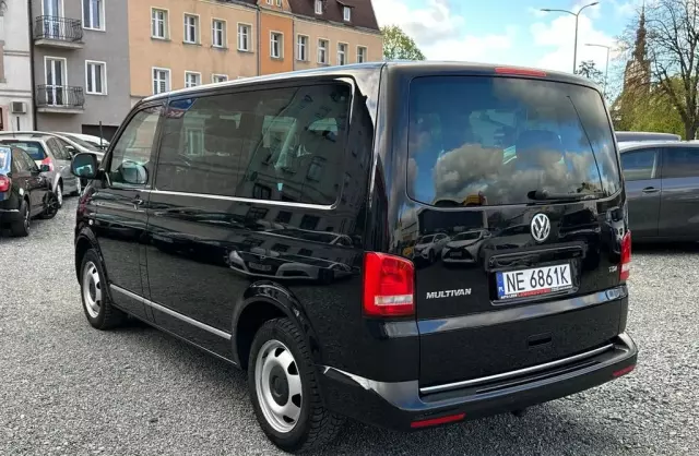 VOLKSWAGEN Multivan 