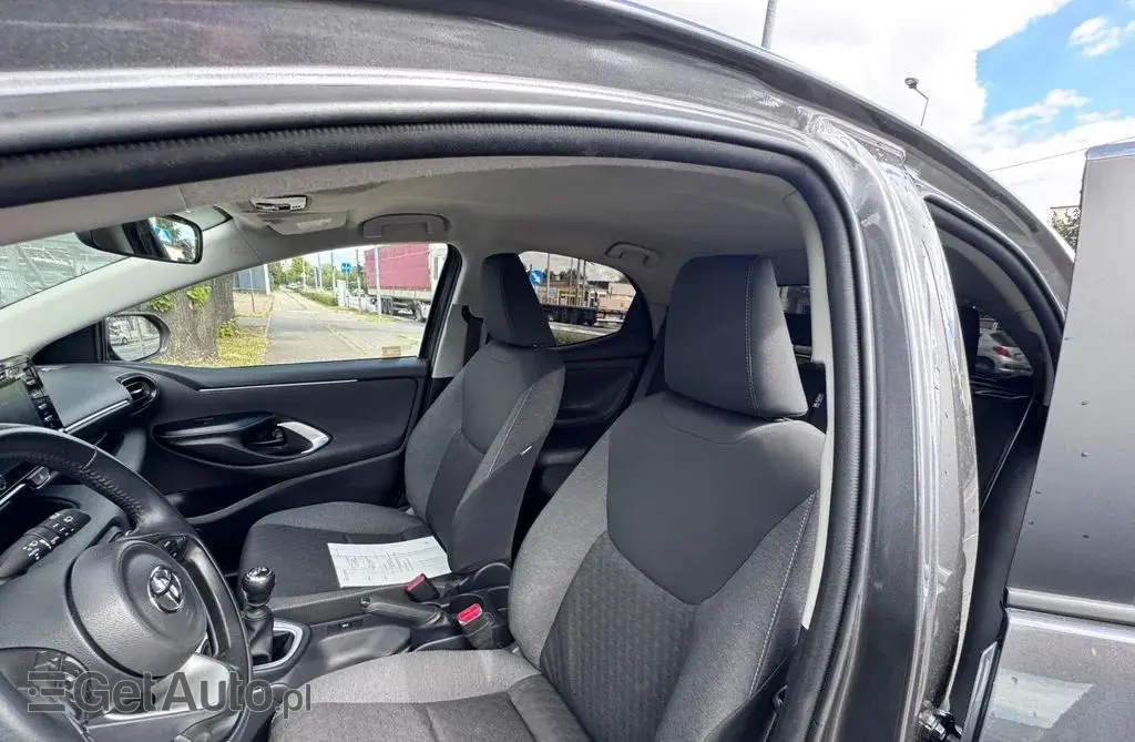 TOYOTA Yaris 