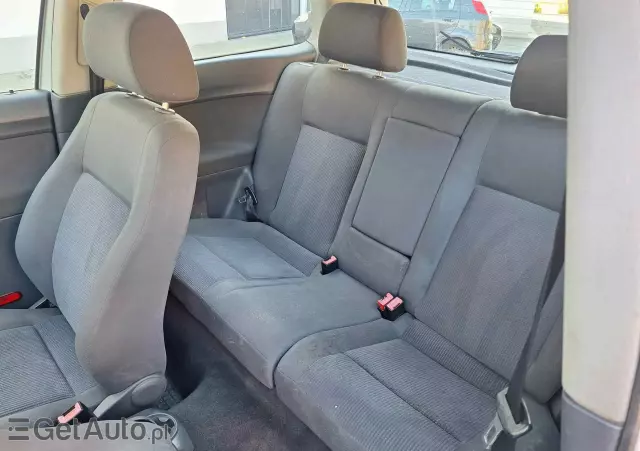 VOLKSWAGEN Polo Basis