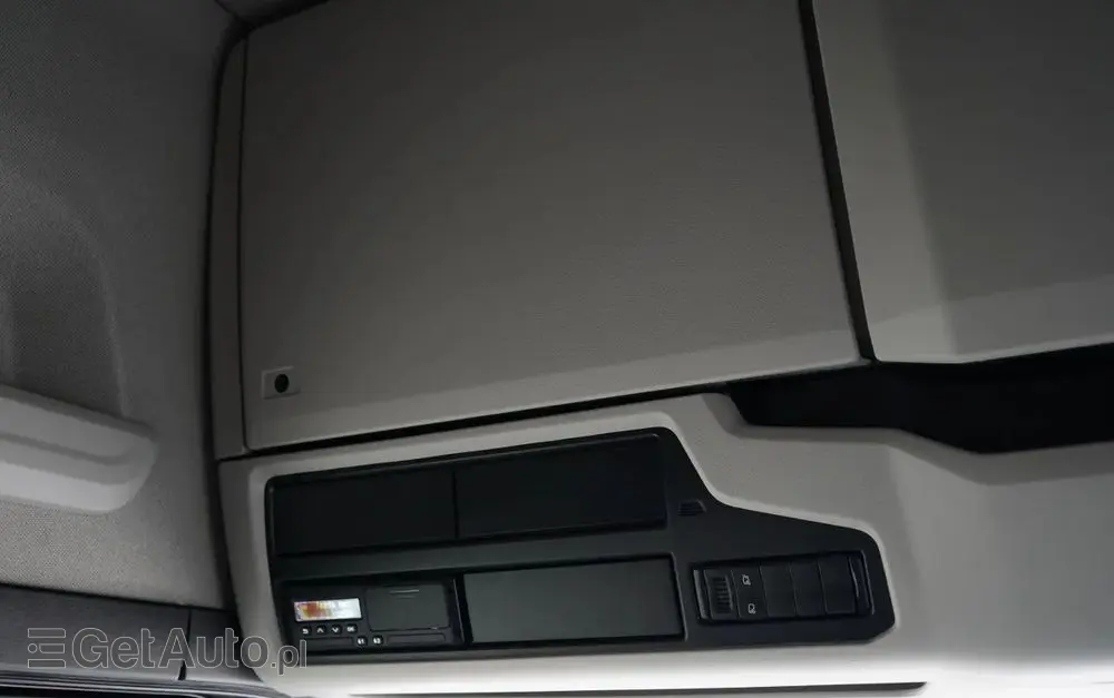 SCANIA S 500 / RETARDER / KLIMA POSTOJOWA / CAŁA NA PODUSZKACH / OPONY 100% 