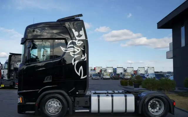 SCANIA S 500 / RETARDER / KLIMA POSTOJOWA / CAŁA NA PODUSZKACH / OPONY 100% 