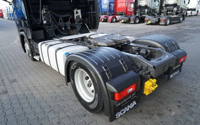 SCANIA S 500 / RETARDER / KLIMA POSTOJOWA / CAŁA NA PODUSZKACH / OPONY 100% 