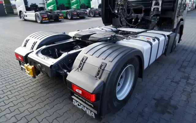 SCANIA S 500 / RETARDER / KLIMA POSTOJOWA / CAŁA NA PODUSZKACH / OPONY 100% 