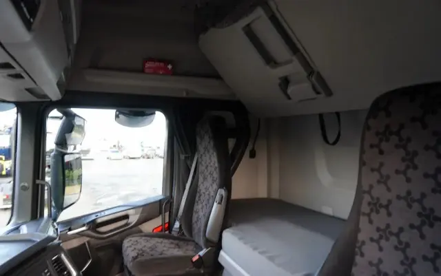 SCANIA S 500 / RETARDER / KLIMA POSTOJOWA / CAŁA NA PODUSZKACH / OPONY 100% 