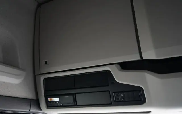 SCANIA S 500 / RETARDER / KLIMA POSTOJOWA / CAŁA NA PODUSZKACH / OPONY 100% 