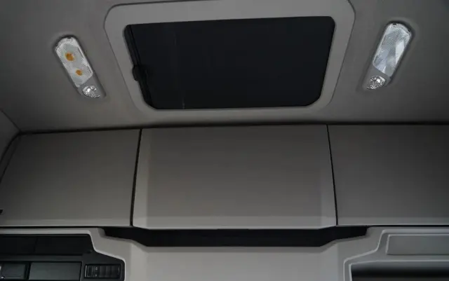 SCANIA S 500 / RETARDER / KLIMA POSTOJOWA / CAŁA NA PODUSZKACH / OPONY 100% 