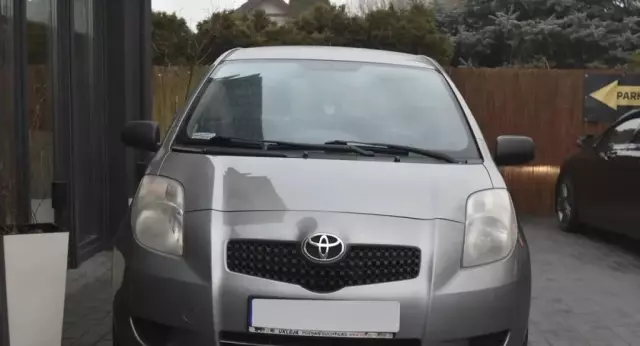 TOYOTA Yaris 