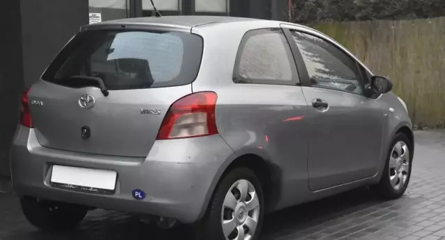 TOYOTA Yaris 