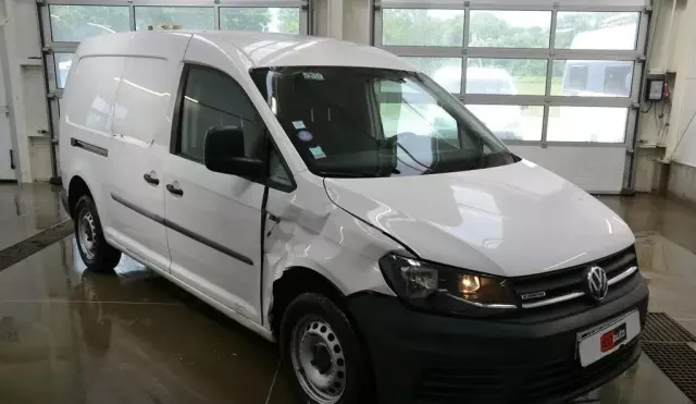 VOLKSWAGEN Caddy 