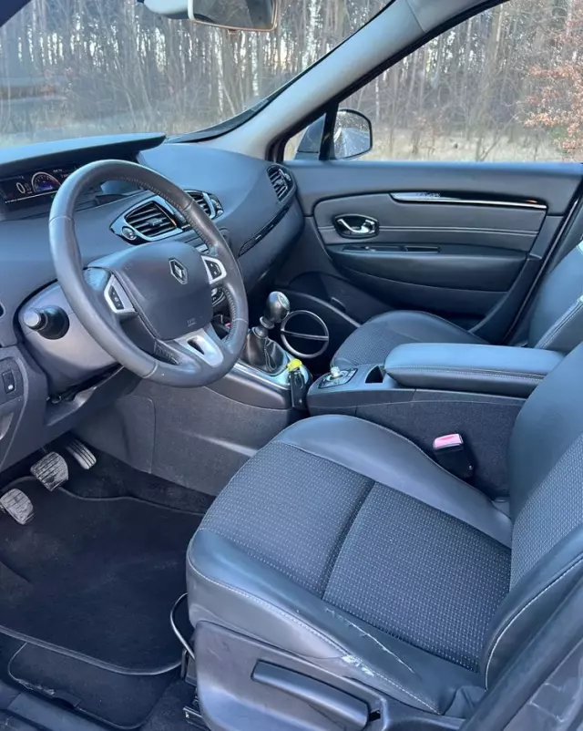 RENAULT Scenic 
