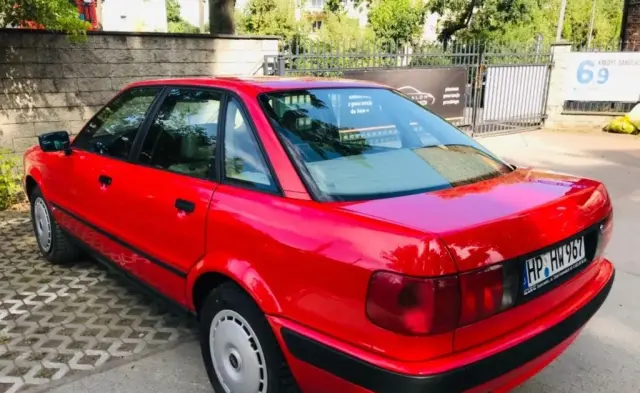 AUDI 80 