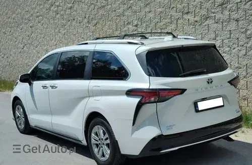TOYOTA Sienna 
