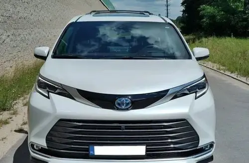 TOYOTA Sienna 