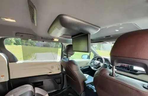 TOYOTA Sienna 