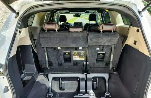 TOYOTA Sienna 
