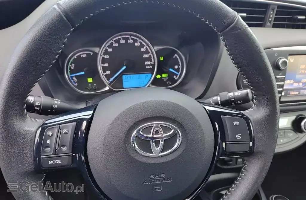 TOYOTA Yaris 