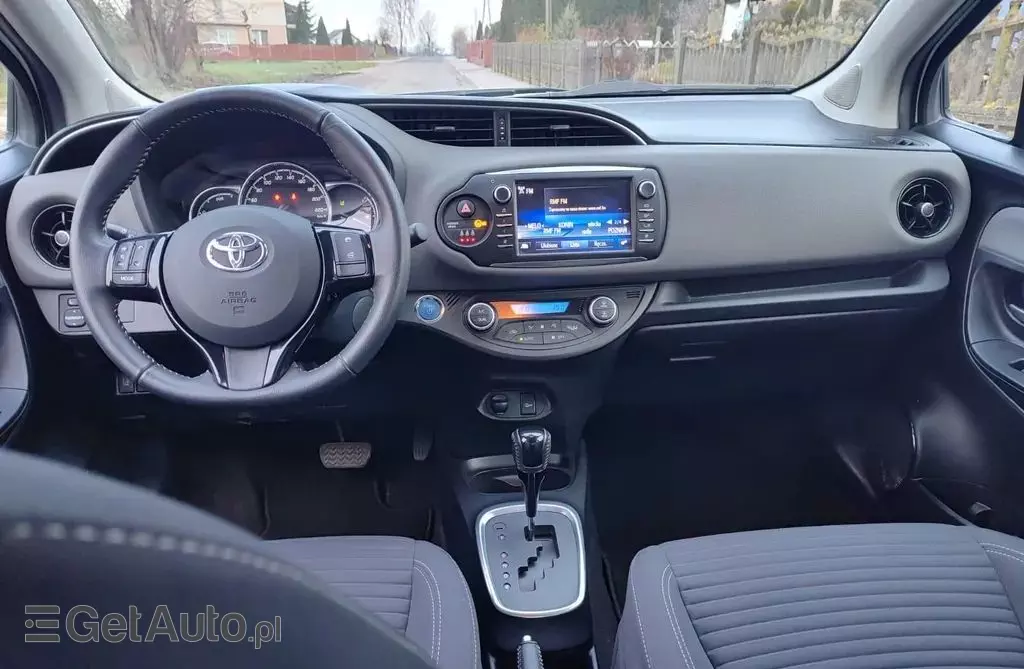 TOYOTA Yaris 