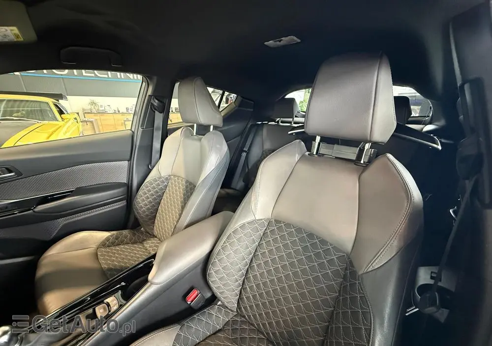 TOYOTA C-HR 2.0 Hybrid Executive
