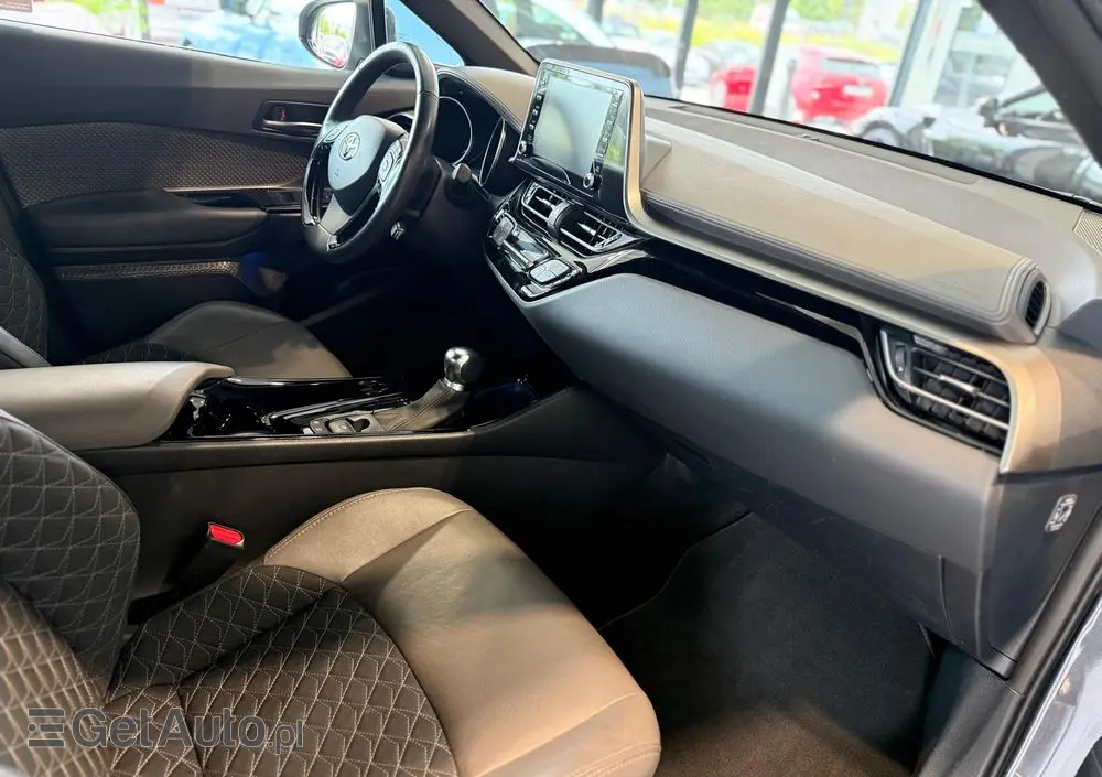 TOYOTA C-HR 2.0 Hybrid Executive