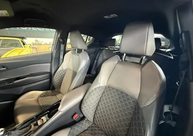 TOYOTA C-HR 2.0 Hybrid Executive