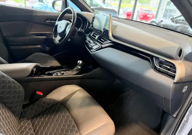 TOYOTA C-HR 2.0 Hybrid Executive