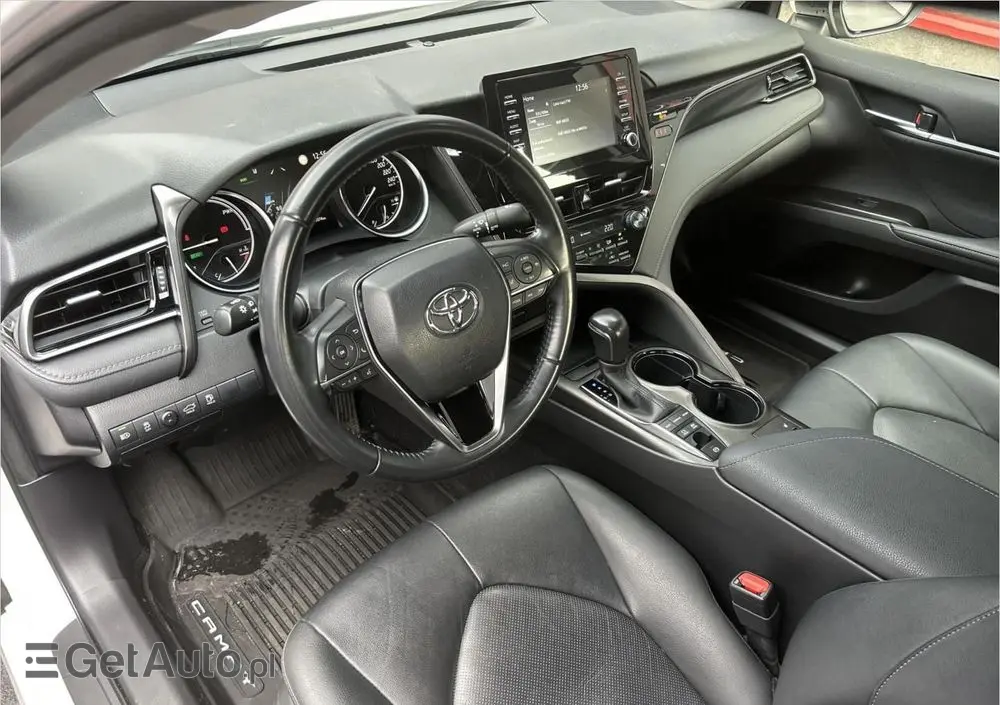 TOYOTA Camry 2.5 Hybrid Comfort CVT