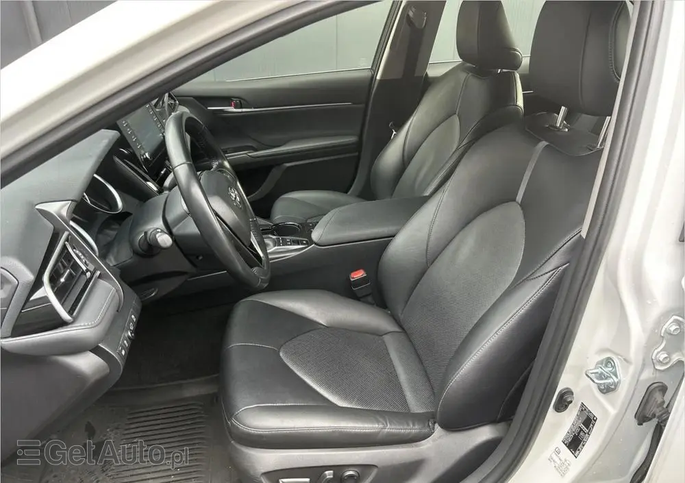 TOYOTA Camry 2.5 Hybrid Comfort CVT