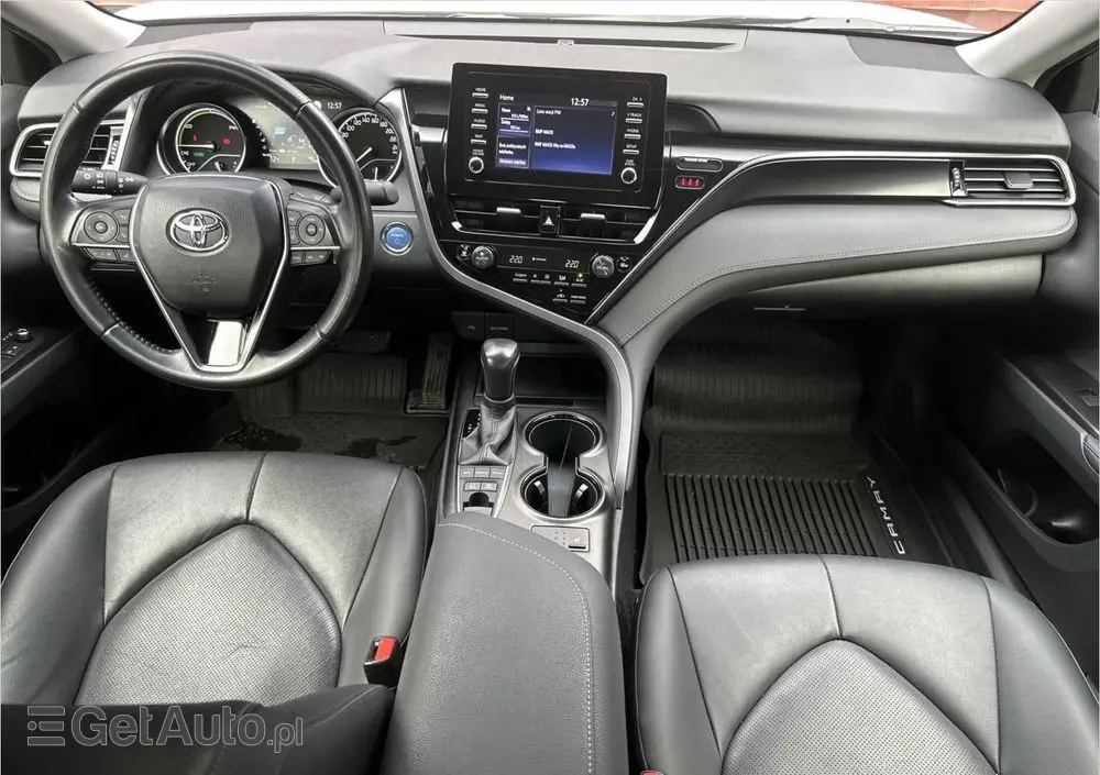 TOYOTA Camry 2.5 Hybrid Comfort CVT