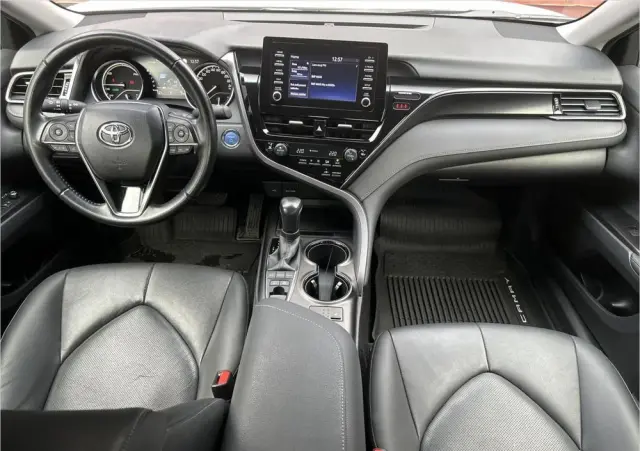 TOYOTA Camry 2.5 Hybrid Comfort CVT