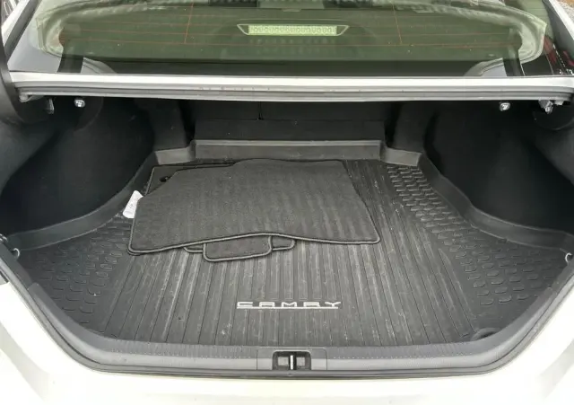 TOYOTA Camry 2.5 Hybrid Comfort CVT