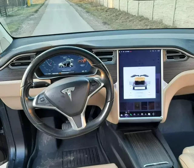 TESLA Model 