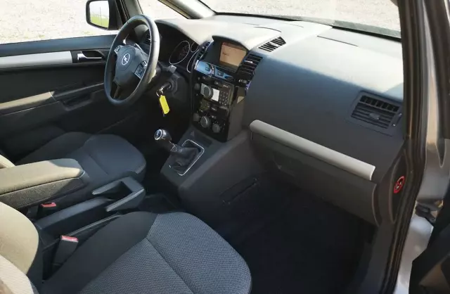 OPEL Zafira 