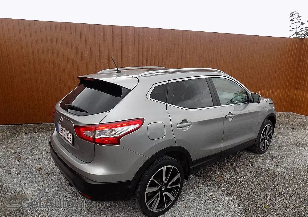 NISSAN Qashqai 1.2 DIG-T N-Connecta