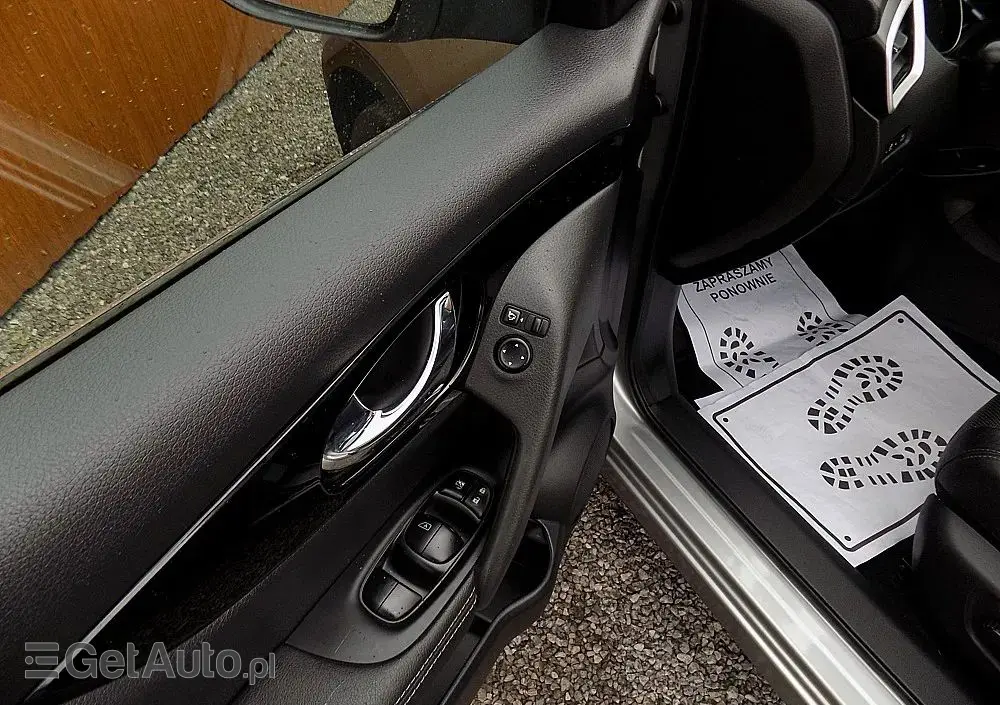 NISSAN Qashqai 1.2 DIG-T N-Connecta