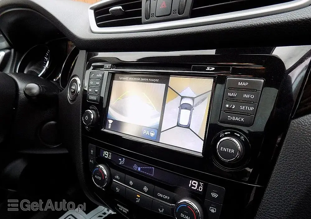 NISSAN Qashqai 1.2 DIG-T N-Connecta