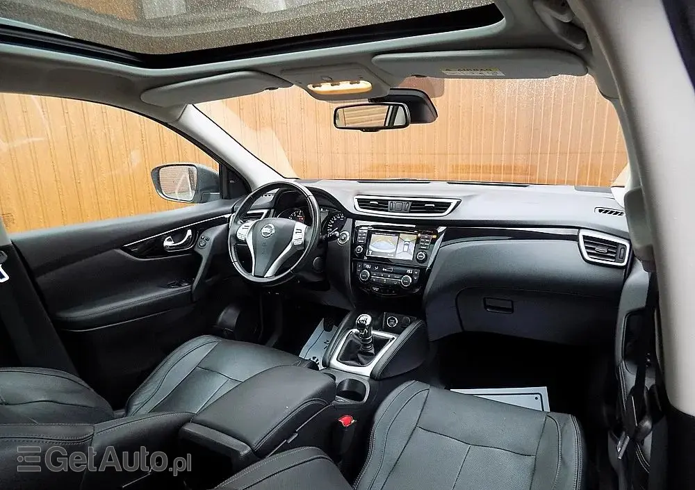 NISSAN Qashqai 1.2 DIG-T N-Connecta