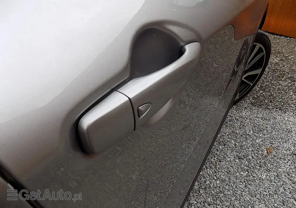 NISSAN Qashqai 1.2 DIG-T N-Connecta