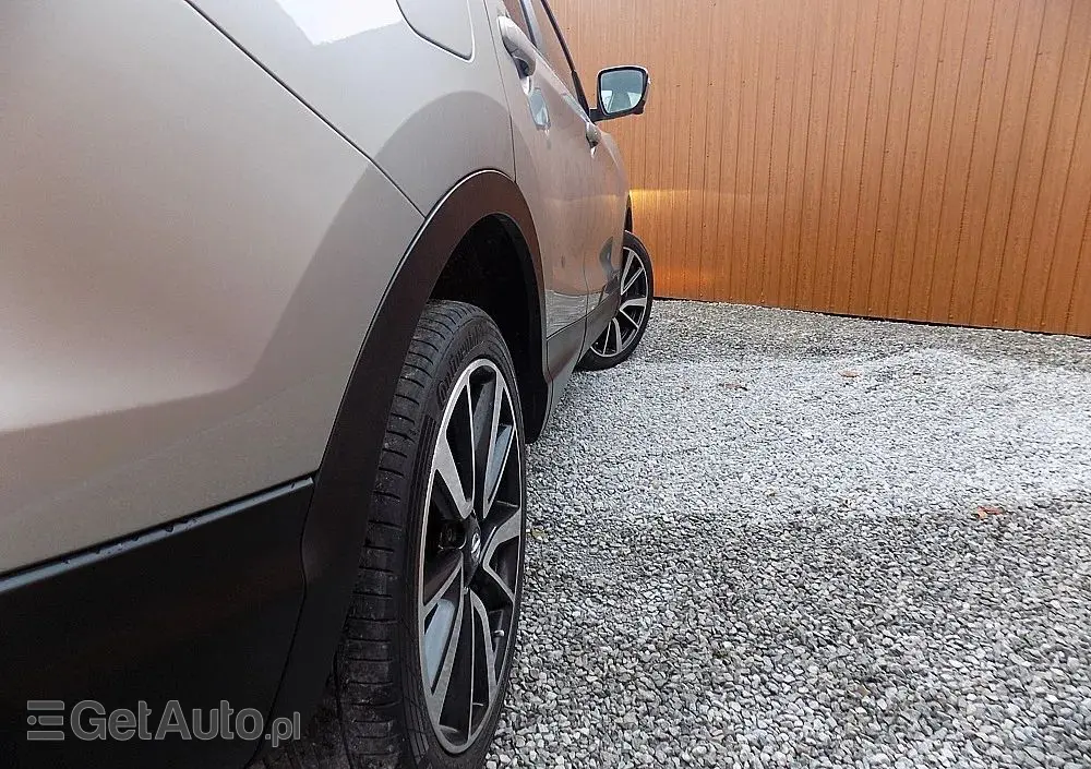 NISSAN Qashqai 1.2 DIG-T N-Connecta