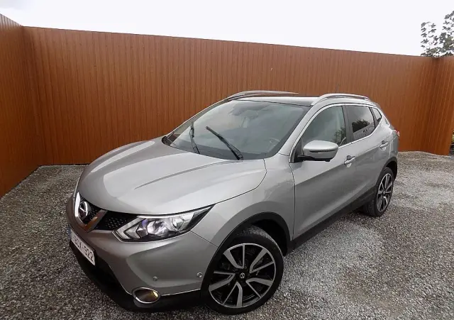 NISSAN Qashqai 1.2 DIG-T N-Connecta
