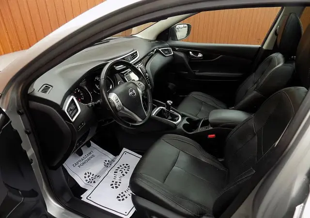 NISSAN Qashqai 1.2 DIG-T N-Connecta