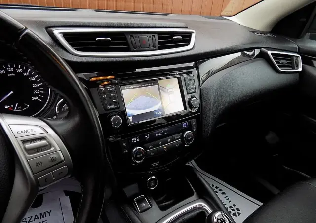 NISSAN Qashqai 1.2 DIG-T N-Connecta