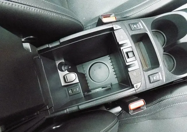 NISSAN Qashqai 1.2 DIG-T N-Connecta