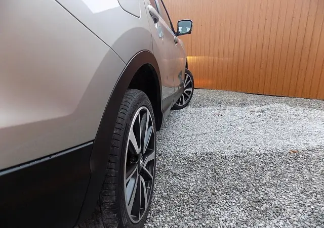 NISSAN Qashqai 1.2 DIG-T N-Connecta