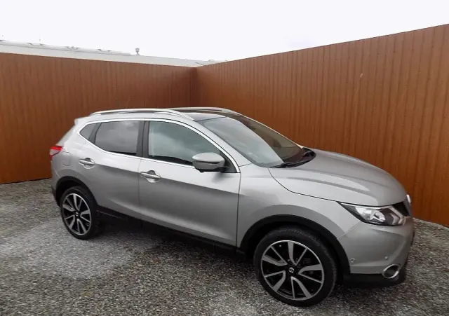 NISSAN Qashqai 1.2 DIG-T N-Connecta