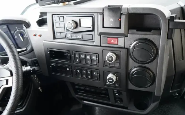 RENAULT C 430 / 6x4 / SKRZYNIOWY 6,2 M + HDS HIAB X-DUO 188 / WYSÓW 15 M / STEROWANIE RADIOWE / WIDŁY / ROTATOR 